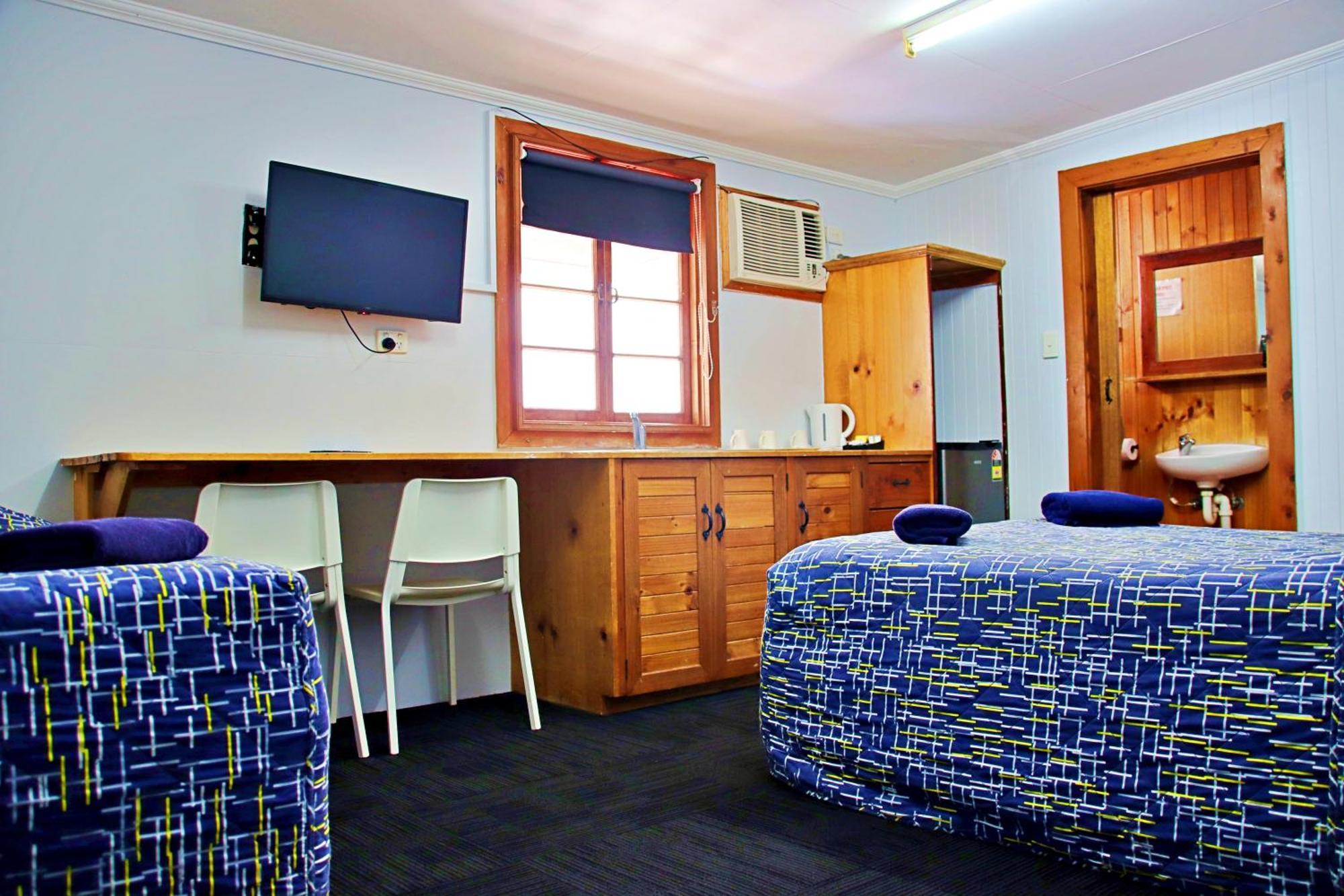 Motel Manor