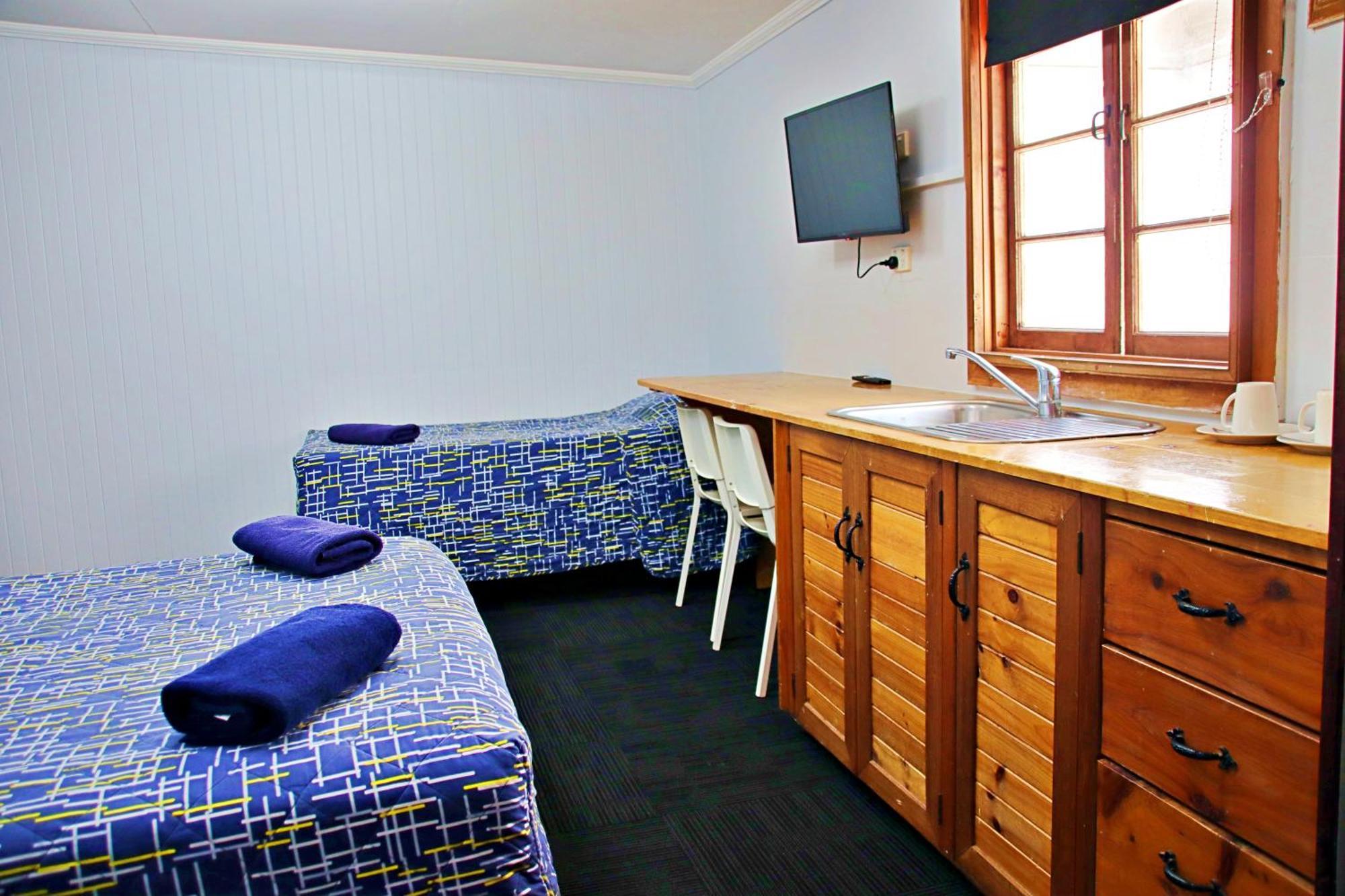 Manor 3*